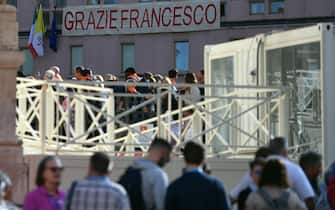 Primo giorno di visita dei fedeli della tomba di Papa Francesco nella Basilica di Santa Maria Maggiore 
Roma, 27 aprile 2025
ANSA/FABIO CIMAGLIA

