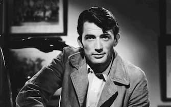 circa 1944:  American actor Gregory Peck (1916 - 2003), the star of such classics as 'Spellbound', 'Roman Holiday', 'Moby Dick' and 'To Kill a Mockingbird'.  (Photo by Ernest Bachrach/John Kobal Foundation/Getty Images)