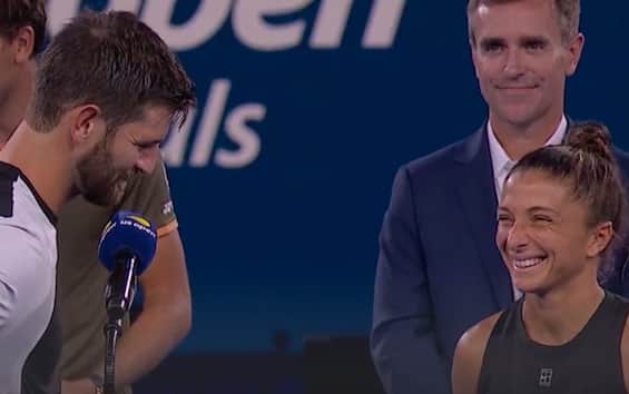 https://static.sky.it/editorialimages/05c5a7fc83b37e62039e31b0a15129e265a7dcf8/skysport/it/tennis/video/2025/08/21/vavassori-errani-us-open-intervista-1030323/vavassori_errani_intervista.jpg?im=Resize,width=565