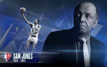 10. SAM JONES - 27 SERIE PLAYOFF GIOCATE