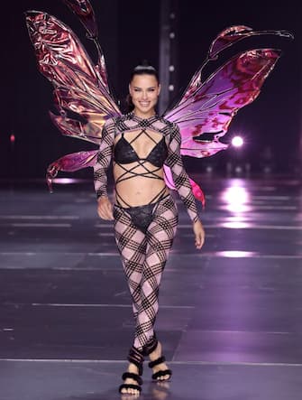 04-victorias-secret-fashion-show-2024-ipa - 1