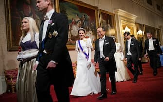 LONDON, ENGLAND - NOVEMBER 21:  Prince William, Prince of Wales and Catherine, Princess of Wales attend the State Banquet at Buckingham Palace with guests on November 21, 2023 in London, England. King Charles is hosting Korean President Yoon Suk Yeol and his wife Kim Keon Hee on a state visit from November 21-23. It is the second incoming state visit hosted by the King during his reign. (Photo by Yui Mok-WPA Pool/Getty Images)