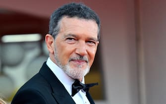 Spanish actor Antonio Banderas arrives for the premiere of 'Babygirl' during the 81st Venice Film Festival in Venice, Italy, 30 August 2024. The movie is presented in official competition 'Venezia 81' at the festival running from 28 August to 07 September 2024.  ANSA/ETTORE FERRARI




