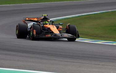 epa12513051 McLaren driver Lando Norris of Britain competes during qualifying for the Formula One Grand Prix of Sao Paulo at the Autodromo Jose Carlos Pace racetrack in Interlagos, Sao Paulo, Brazil, 08 November 2025. The 2025 Formula 1 Grand Prix of Sao Paulo will be held on 09 November.  EPA/Isaac Fontana