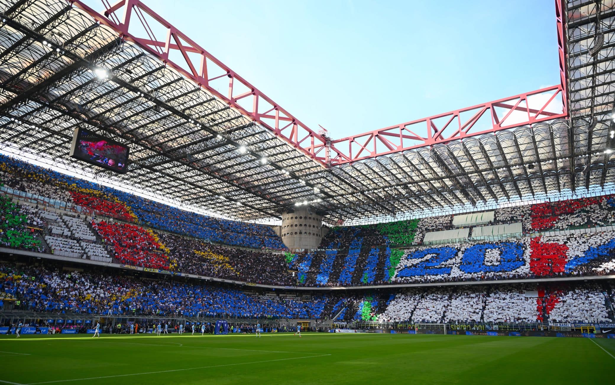 Maxi scenografia a tutto stadio per l'Inter