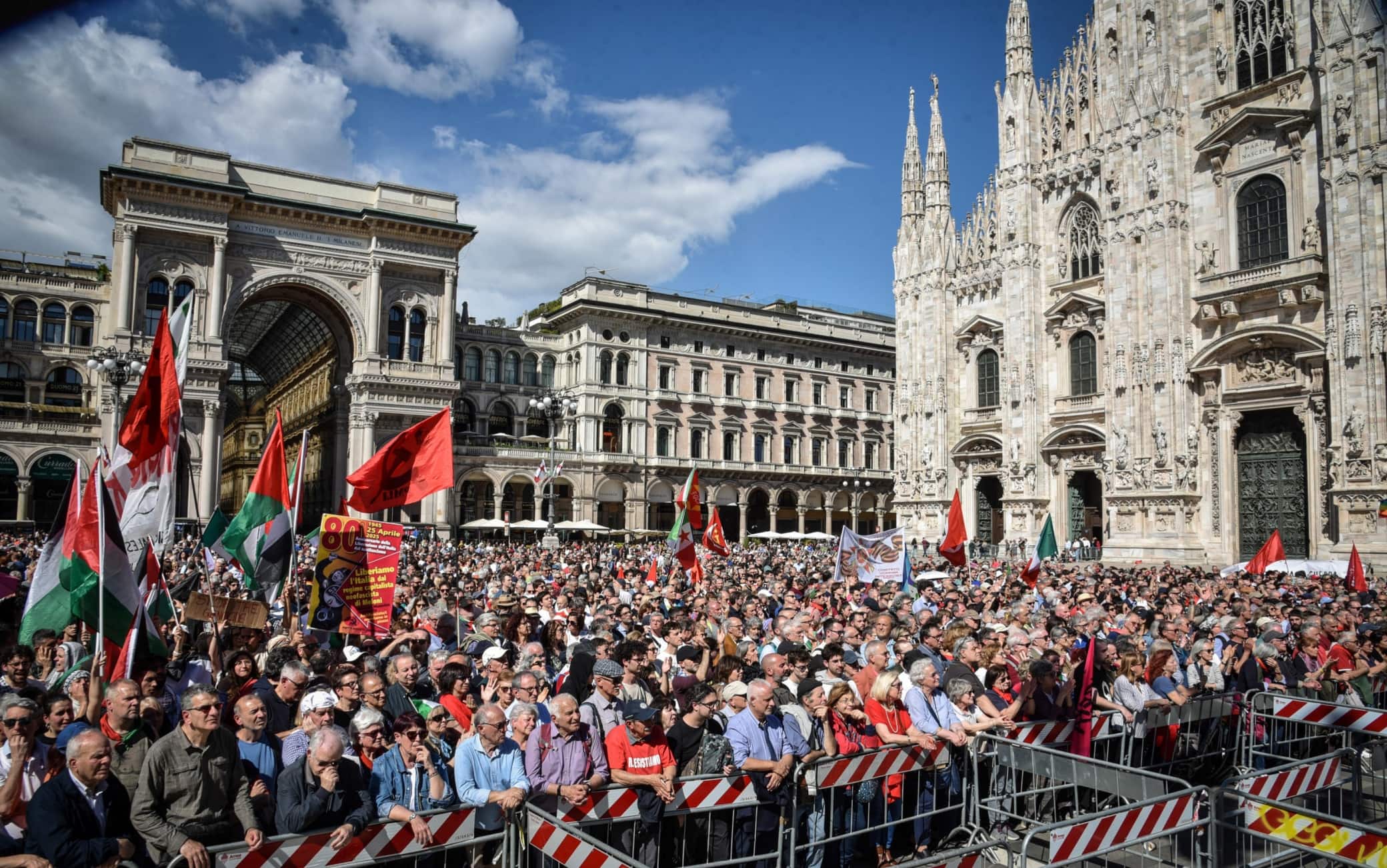 gente in duomo