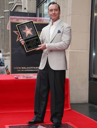 05-jude-law-stella-walk-of-fame-ipa - 1