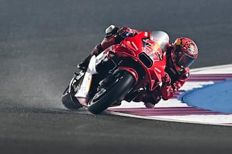 epa11207545 Spanish MotoGP rider Augusto Fernandez of Red Bull GASGAS Tech3 in action during a practice session of the Motorcycling Grand Prix of Qatar at the Losail International Circuit in Doha, Qatar, 08 March 2024. The season-opening 2024 Motorcycling Grand Prix of Qatar will be held on 10 March.  EPA/NOUSHAD THEKKAYIL