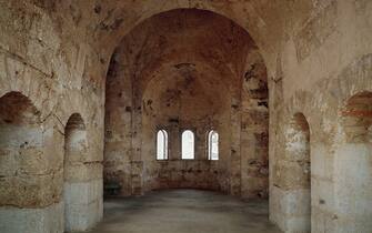ITALY - CIRCA 2003: Church of San Lorenzo, interior, Mesagne, Apulia, Italy. (Photo by DeAgostini/Getty Images)