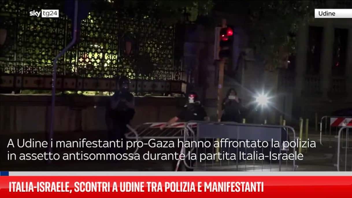 Italia Israele, scontri a Udine tra polizia e manifestanti Italia Israele, scontri a Udine tra polizia e manifestanti