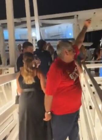 Totò Cuffaro,
in una festa in un lido
dell'Addaura, a Palermo, intona, con maglia rossa con tanto di simbolo
della falce e martello, la scritta Cccp e il pugno chiuso alzato,
la canzone Bella ciao, 25 Agosto 2023. INSTAGRAM/ELEONORA GAZZIANO
+++ATTENZIONE LA FOTO NON PUO' ESSERE PUBBLICATA O RIPRODOTTA SENZA L'AUTORIZZAZIONE DELLA FONTE DI ORIGINE CUI SI RINVIA+++ +++NO SALES; NO ARCHIVE; EDITORIAL USE ONLY+++NPK+++