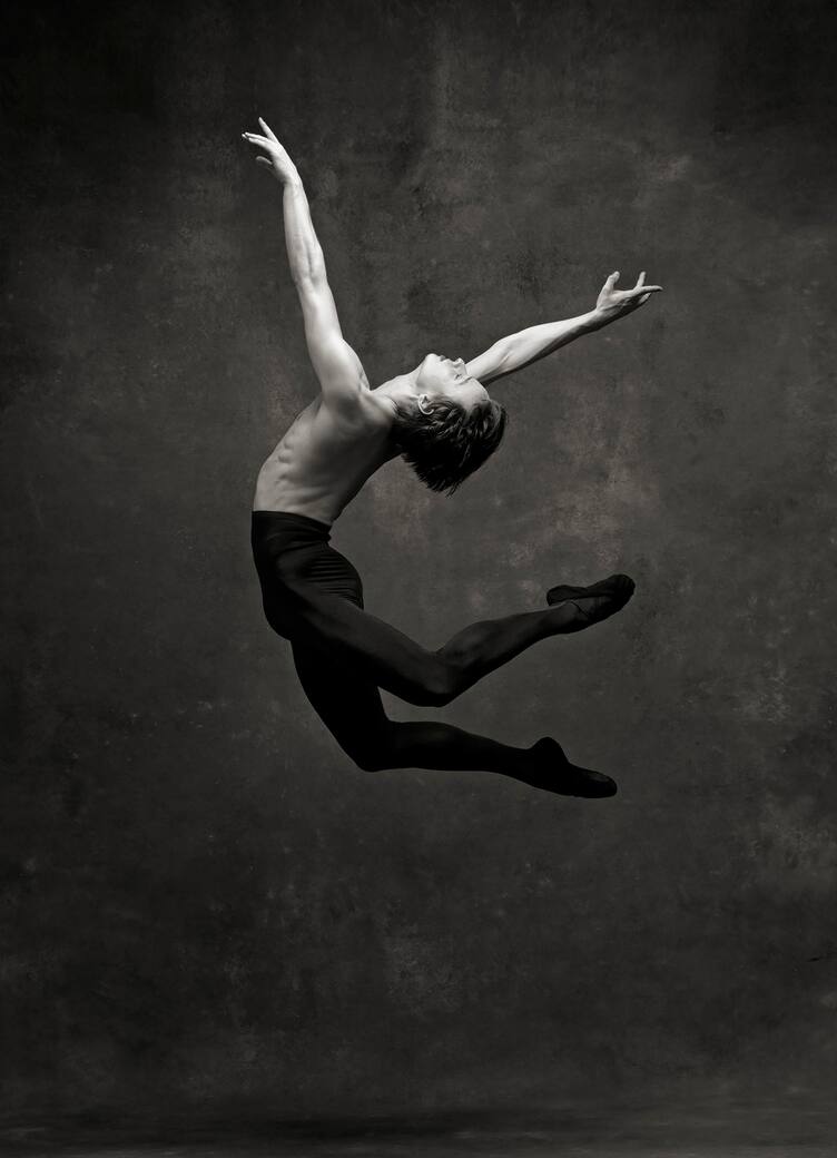 Daniil_SIMKIN_02_photo_by_NYC_Dance_Project_copia.jpeg