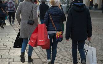 Foto LaPresse/Stefano Guidi 23 12 2018 Torino (Italia) cronaca Shopping natalizio a Torino Photo LaPresse/Stefano Guidi 23 12 2018 Turin (Italy) news Christmas shopping in Turin