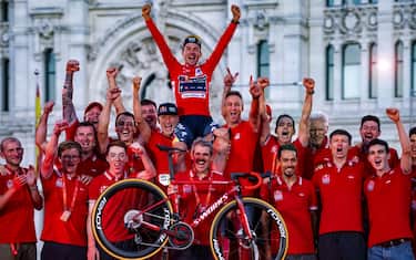VUELTA (23 agosto-14 settembre)
