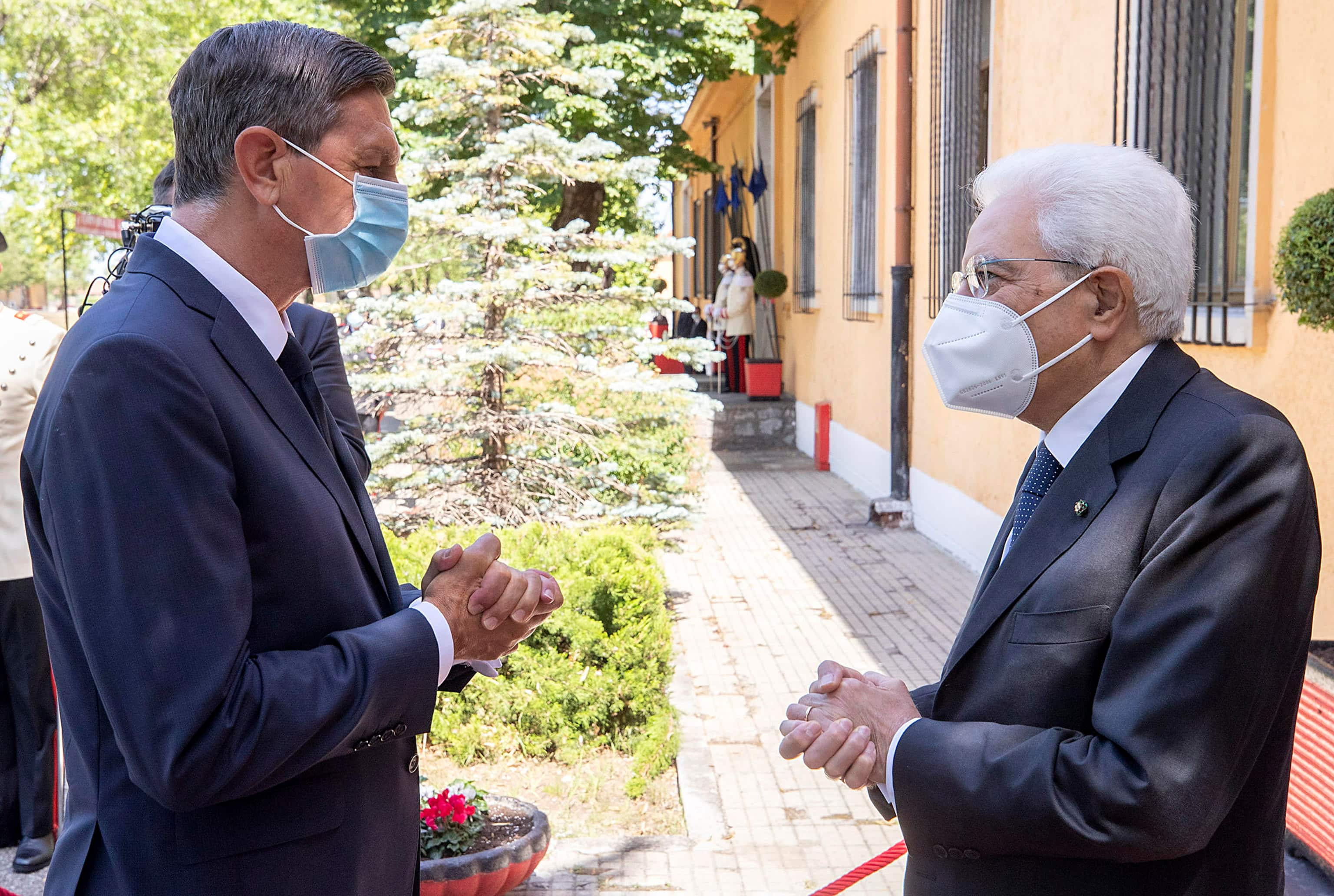 Il presidente della Repubblica Sergio Mattarella con il presidente della Repubblica di Slovenia Borut Pahor nel corso di un incontro nella caserma del Reggimento Piemonte Cavalleria a Villa Opicina, sul Carso triestino, Trieste, 13 luglio 2020. Ansa/Paolo Giandotti - Ufficio per la Stampa e la Comunicazione della Presidenza della Repubblica +++ No sales, editorial use only +++