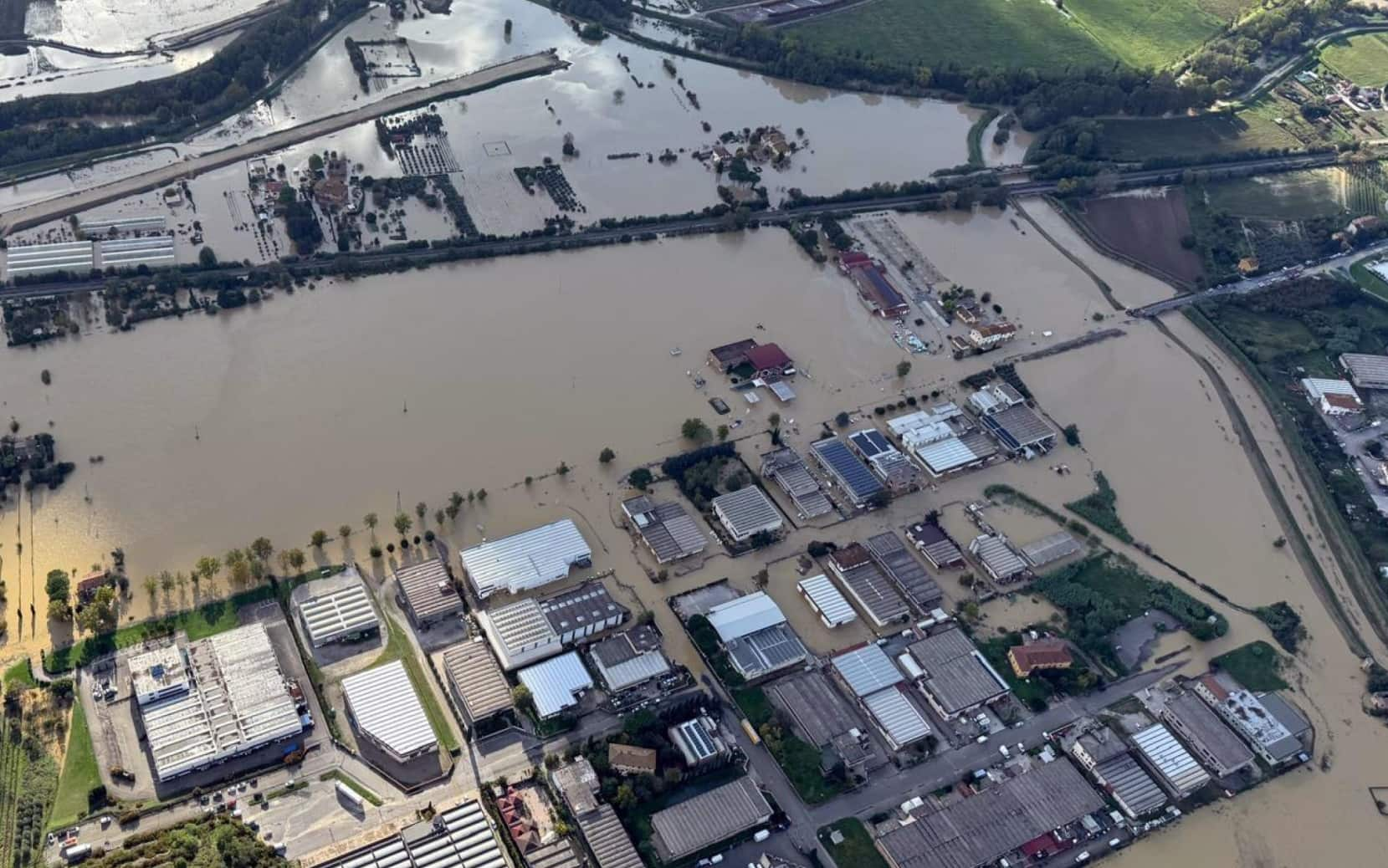 Maltempo Allerta Meteo Arancione In Toscana Domani | Scuole Chiuse A ...