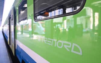 L'assessore regionale ai Trasporti, Franco Lucente, alla presentazione del piano di rinnovo dei treni Taf (Treni ad alta frequentazione) della flotta Trenord in stazione Cadorna a Milano., 24 gennaio 2024. ANSA/DANIEL DAL ZENNARO