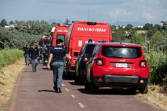 Piccolo velivolo biposto precipita nel Tevere a Roma