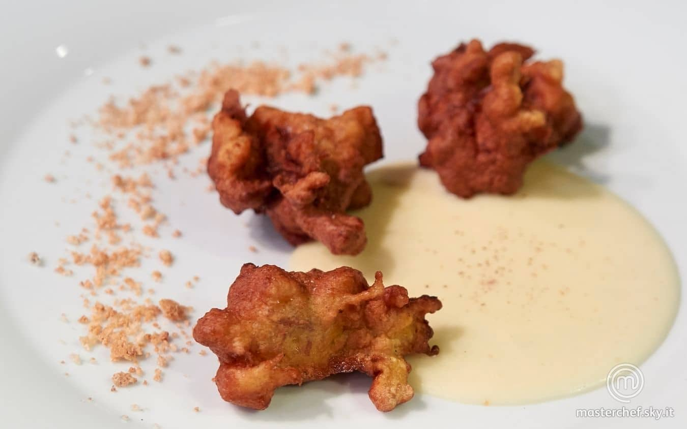 Frittelle di zucca e amaretti con crema di patate e caprino