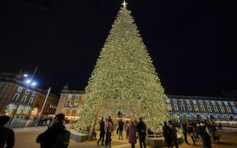 L'albero di Natale a Lisbona in Praça do Comercio