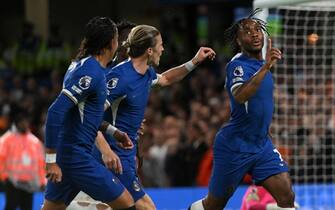 epa10820282 Chelsea's Raheem Sterling celebrates scoring their 1-0 goal during the Premier League match between Chelsea and Luton Town in London, Britain, 25 August 2023.  EPA/Daniel Hambury  EDITORIAL USE ONLY. No use with unauthorized audio, video, data, fixture lists, club/league logos or 'live' services. Online in-match use limited to 120 images, no video emulation. No use in betting, games or single club/league/player publications.