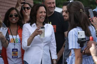 DES MOINES, IOWA - AUGUST 10: Democratic presidential candidate U.S. Sen. Kamala Harris (D-CA), her husband Douglas Emhoff and her sister Maya Harris prior to her delivering a campaign speech at the Des Moines Register Political Soapbox at the Iowa State Fair on August 10, 2019 in Des Moines, Iowa. 22 of the 23 politicians seeking the Democratic Party presidential nomination will be visiting the fair this week, six months ahead of the all-important Iowa caucuses. (Photo by Alex Wong/Getty Images)