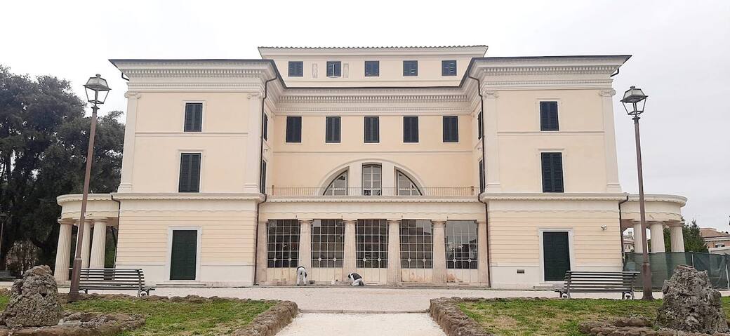 Roma, il retro del Casino Nobile di Villa Torlonia. Foto via Artribune