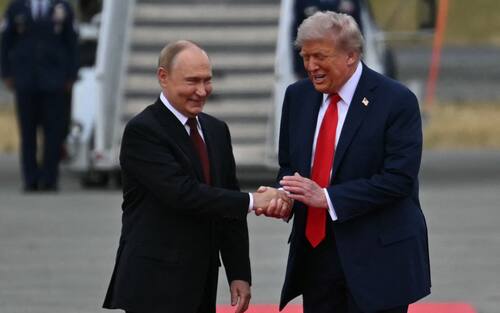 US President Donald Trump greets Russian President Vladimir Putin on the tarmac after they arrived at Joint Base Elmendorf-Richardson in Anchorage, Alaska, on August 15, 2025. Putin is in Alaska at the invitation of Trump in his first visit to a Western country since he ordered the 2022 invasion of Ukraine that has killed tens of thousands of people. (Photo by ANDREW CABALLERO-REYNOLDS / AFP)