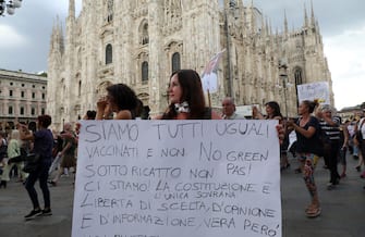 Covid, le manifestazioni contro il green pass