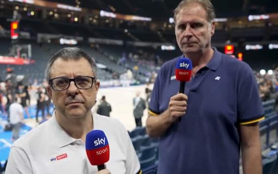 https://static.sky.it/editorialimages/09ac1b6103446f4cd2b5a212f722af510c41bd09/skysport/it/nba/video/2025/06/09/nba-finals-okc-thunder-panchina-gara-2-tranquillo-pessina/ft_dp.jpg?im=Resize,width=565