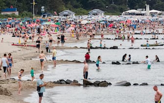 Full beaches in the holiday season