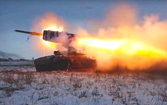 epa09645510 A handout still image took from handout video made available by the Russian Defence ministry press service on 16 December 2021 shows Russian TOS-1 heavy flame thrower system is a 220mm 30-barrel multiple rocket launcher system fires during military drills near Orenburg, Russia, 16 December 2021. The head of the CIA, William Burns, claims that in recent weeks the United States has been observing an 'unusual build-up of Russian troops' near the borders of Ukraine, as well as alleged plans to destabilise the country. To accusations of the West of preparing an invasion of Ukraine, Russia replies that it does not threaten any country, and the movement of troops across its own territory is its sovereign right.  EPA/RUSSIAN DEFENCE MINISTRY PRESS SERVICE / HANDOUT  HANDOUT EDITORIAL USE ONLY/NO SALES