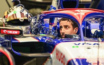 BAHRAIN INTERNATIONAL CIRCUIT, BAHRAIN - FEBRUARY 21: Daniel Ricciardo, VCARB 01, in the garage during the Pre-Season Test at Bahrain International Circuit on Wednesday February 21, 2024 in Sakhir, Bahrain. (Photo by Simon Galloway / LAT Images)