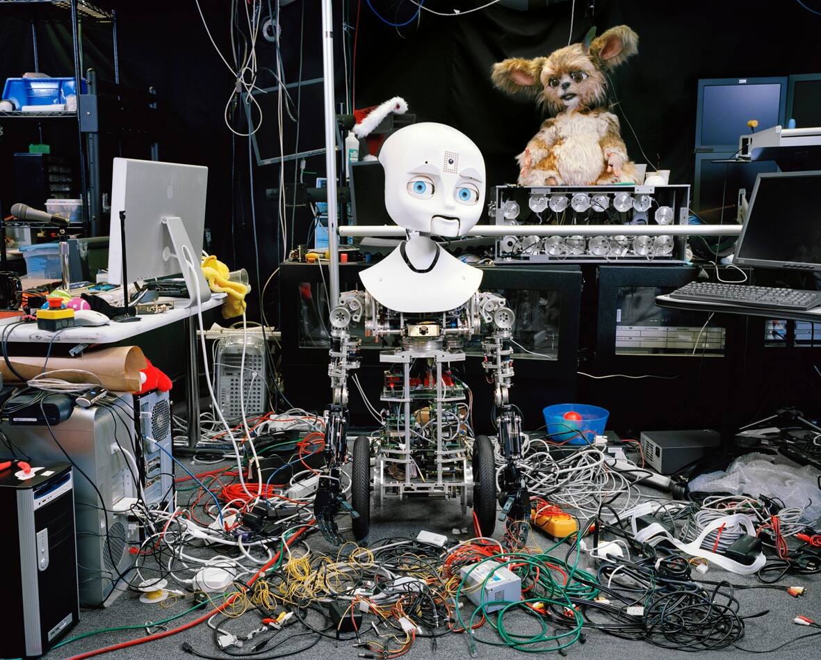 27_VDM_Hello-Robot_Yves-Gellie_Human-Version-2-07-Nexi.jpg