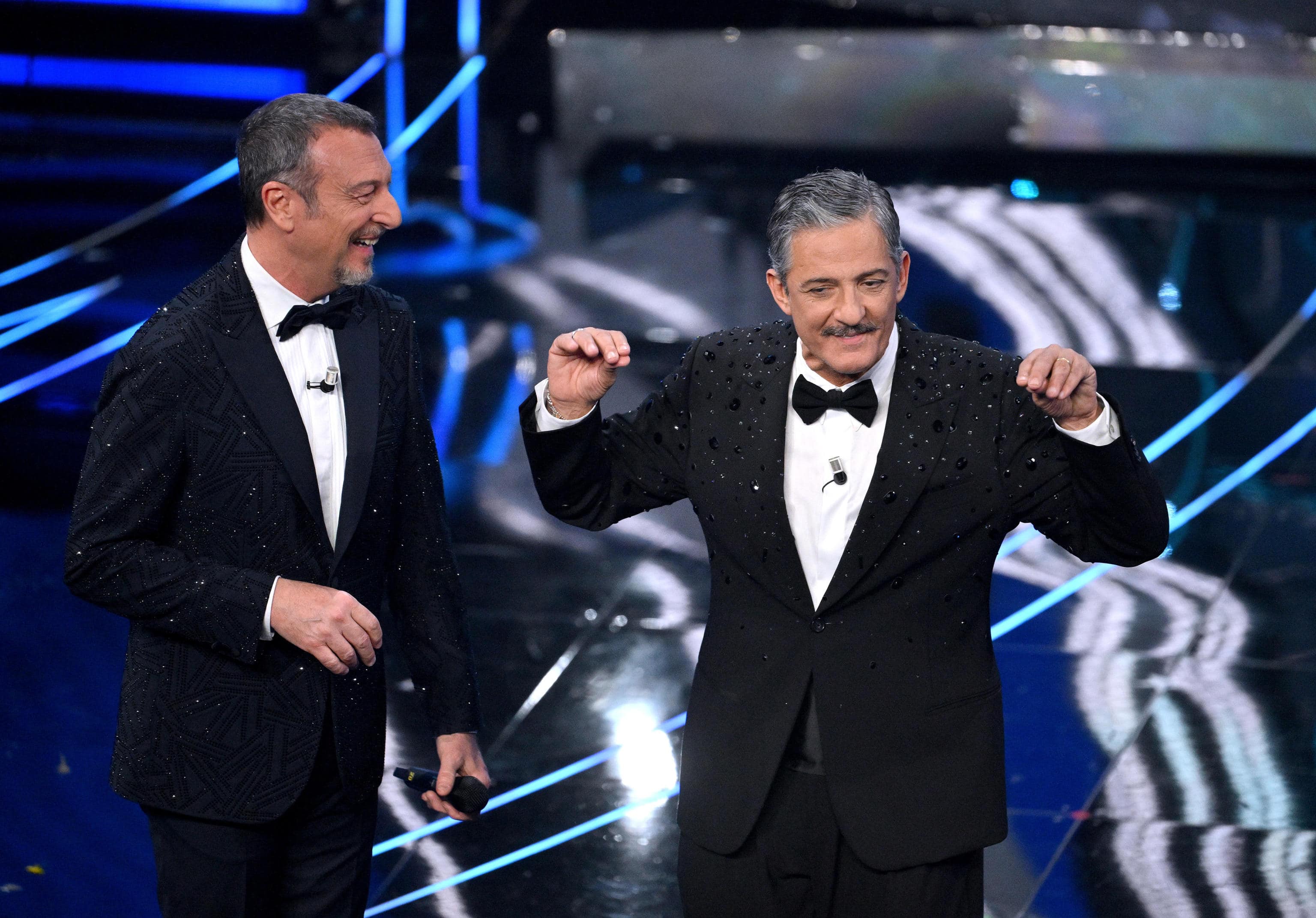 Sanremo 2024 L Esilarante Mashup Di Fiorello Con Il Ballo Del Qua Qua   Fiorello 