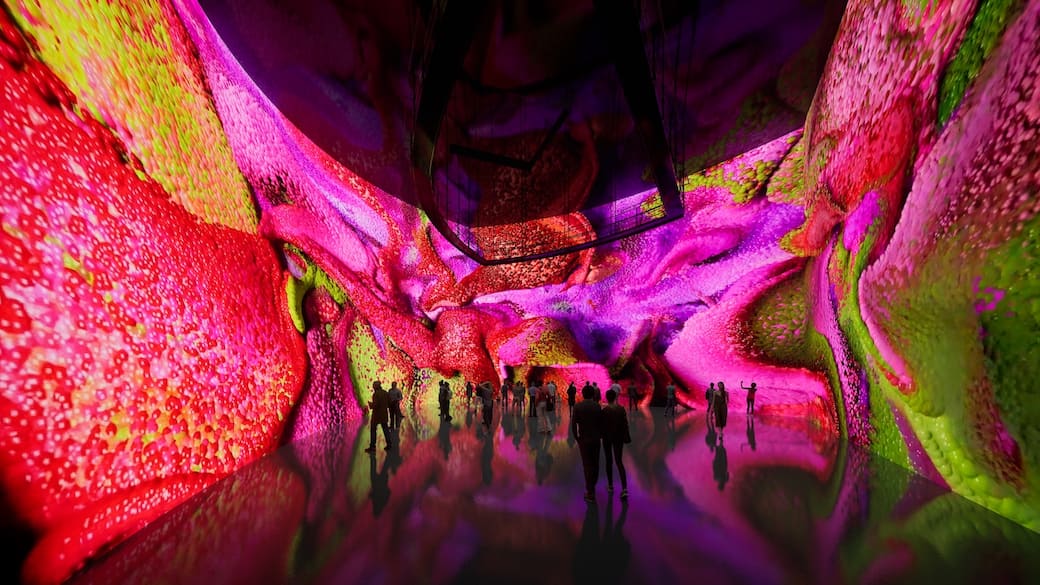 Refik Anadol Studio, Infografica per l’esposizione nel Museo Guggenheim Bilbao (Render for exhibition at Guggenheim Museum Bilbao), 2024 © Refik Anadol, Bilbao 2025