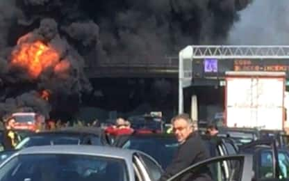 Incendio sull'A1: autostrada chiusa per ore tra Roma Nord e Orte