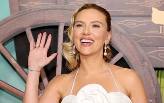 02_asteroid_city_premiere_scarlett_johansson_getty - 1