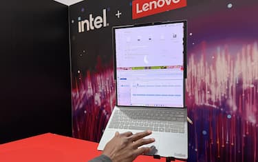Lenovo: il laptop con lo schermo che si allunga verso l’alto