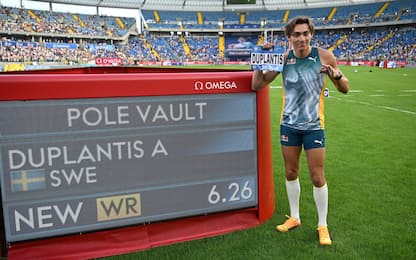 Duplantis, record del mondo: salta 6.26