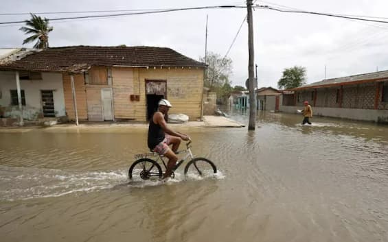 Uragano Oscar a Cuba, sull'isola continua grave blackout elettrico