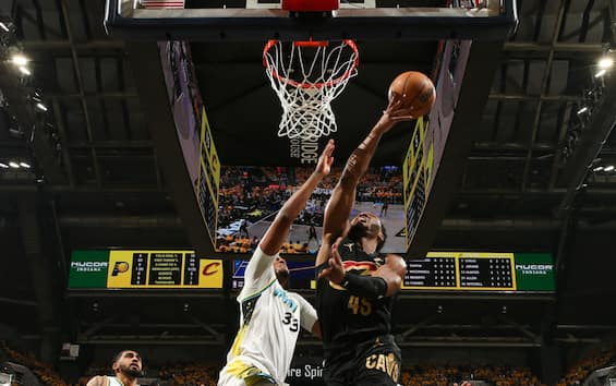 https://static.sky.it/editorialimages/0c6e007de4eb9d99cfe563a89872a56171686805/skysport/it/nba/video/2025/05/10/-mitchell-nba-cleveland-indiana-canestro-impossibile-video/Donovan_Mitchell_Getty_Cleveland_Cavaliers.jpg?im=Resize,width=565