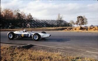 158 F1 del 1964, iscritta al GP degli USA del 1964 dalla N.A.R.T. con i colori USA