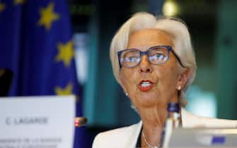 epa10023890 Christine Lagarde, president of the European Central Bank (ECB) attends a monetary dialogue and public hearing by the European Committee on Economic and Monetary Affairs in Brussels, Belgium, 20 June 2022. Christine Lagarde will speak on the implications of the war in Ukraine for the ECB, as well as on the high and disparate inflation in the Eurozone.  EPA/OLIVIER HOSLET
