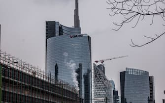 Milano. Smog Inquinamento atmosferico Milano Palazzo Unicredit e Nido verticale di Porta Nuova (Milano - 2022-02-14, Carlo Cozzoli) p.s. la foto e' utilizzabile nel rispetto del contesto in cui e' stata scattata, e senza intento diffamatorio del decoro delle persone rappresentate