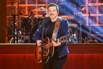 NASHVILLE, TENNESSEE - NOVEMBER 08: EDITORIAL USE ONLY Morgan Wallen performs onstage during the 57th Annual CMA Awards at Bridgestone Arena on November 08, 2023 in Nashville, Tennessee. (Photo by Astrida Valigorsky/WireImage)