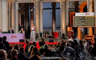 Geppi Gucciari durante la serata della LXXVI edizione del Premio Strega, Roma, 7 Luglio 2022. ANSA/GIUSEPPE LAMI
