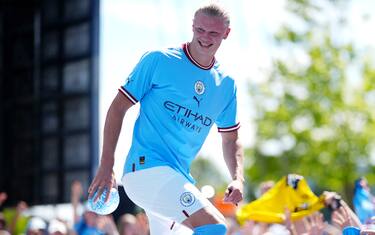 11) ERLING HAALAND