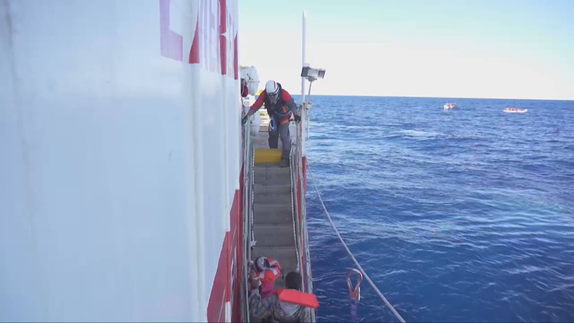 Nella foto di Dario Bosio uno dei bambini salvati dalla Life Support di Emergency
