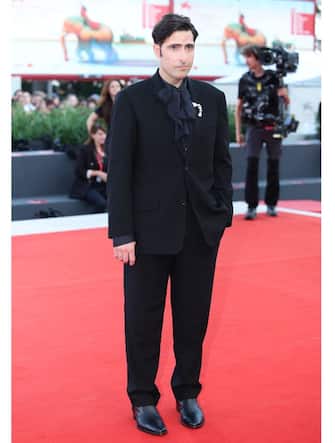 22-jason-schwartzman-venezia-red-carpet-getty - 1
